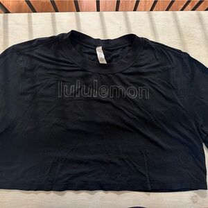 Lululemon crop logo t